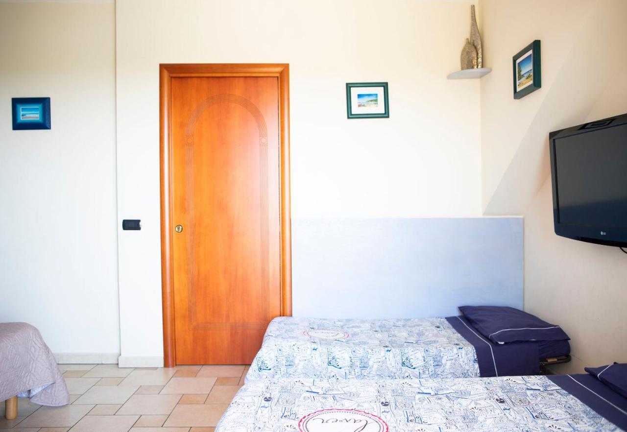 Il Fenicottero Hotel Quartu Sant'Elena Bagian luar foto